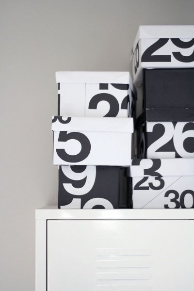 dobozo fekete-fehér adventi naptár